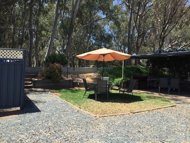 Deni Car-O-Tel & Caravan Park